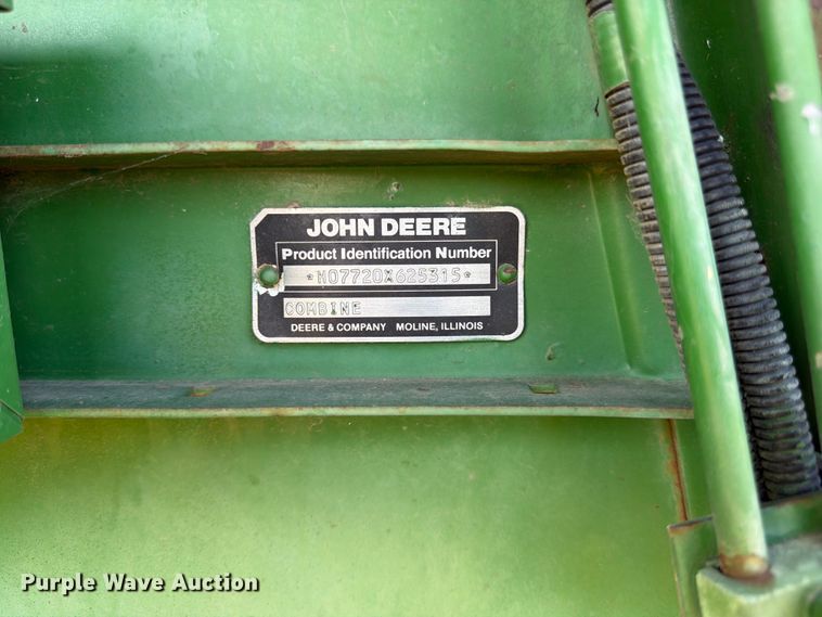 image for item FK3162 1988 John Deere 7720 combine