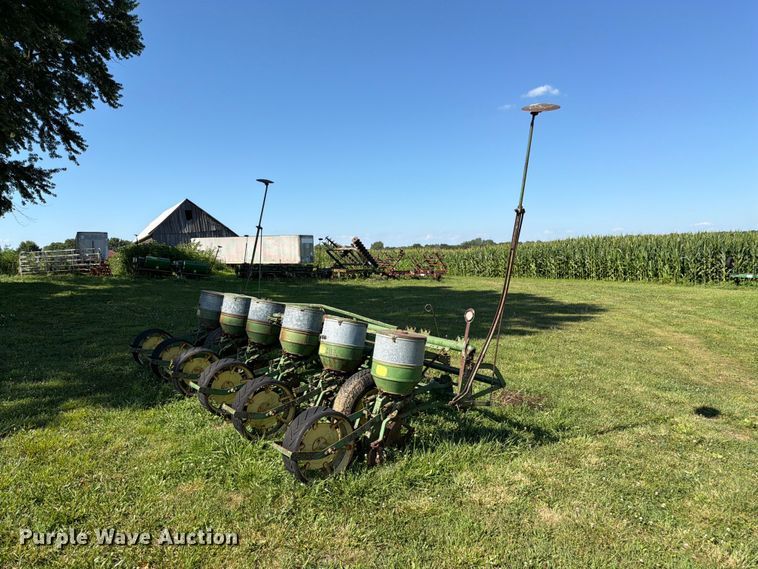 image for item FK3171 John Deere P1250 planter