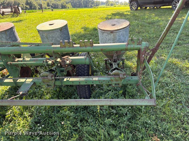 image for item FK3171 John Deere P1250 planter