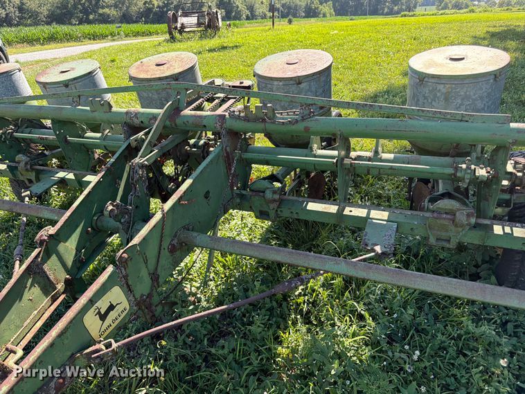 image for item FK3171 John Deere P1250 planter