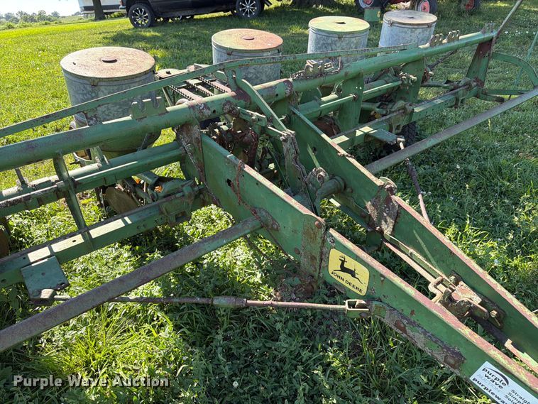 image for item FK3171 John Deere P1250 planter