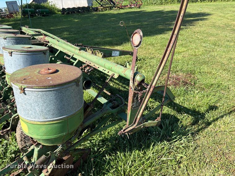 image for item FK3171 John Deere P1250 planter
