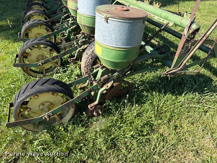 image for item FK3171 John Deere P1250 planter