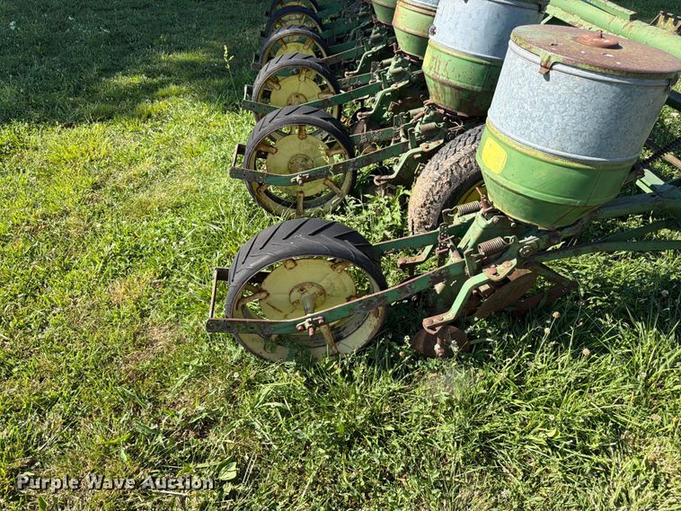 image for item FK3171 John Deere P1250 planter