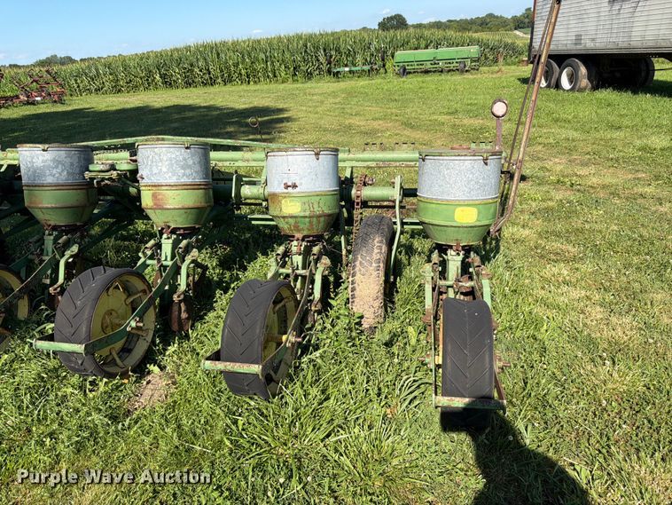 image for item FK3171 John Deere P1250 planter