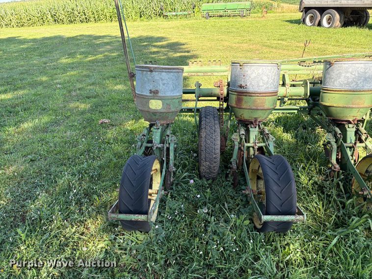 image for item FK3171 John Deere P1250 planter