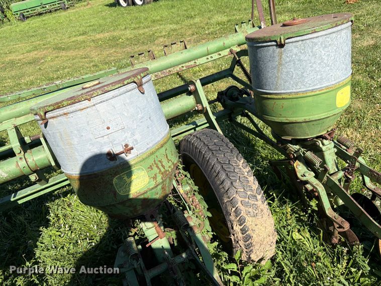image for item FK3171 John Deere P1250 planter