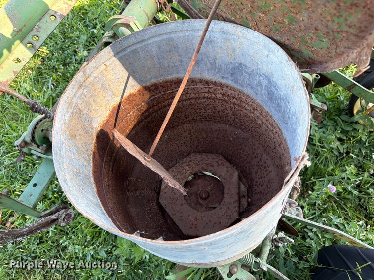 image for item FK3171 John Deere P1250 planter