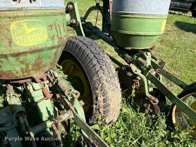 image for item FK3171 John Deere P1250 planter