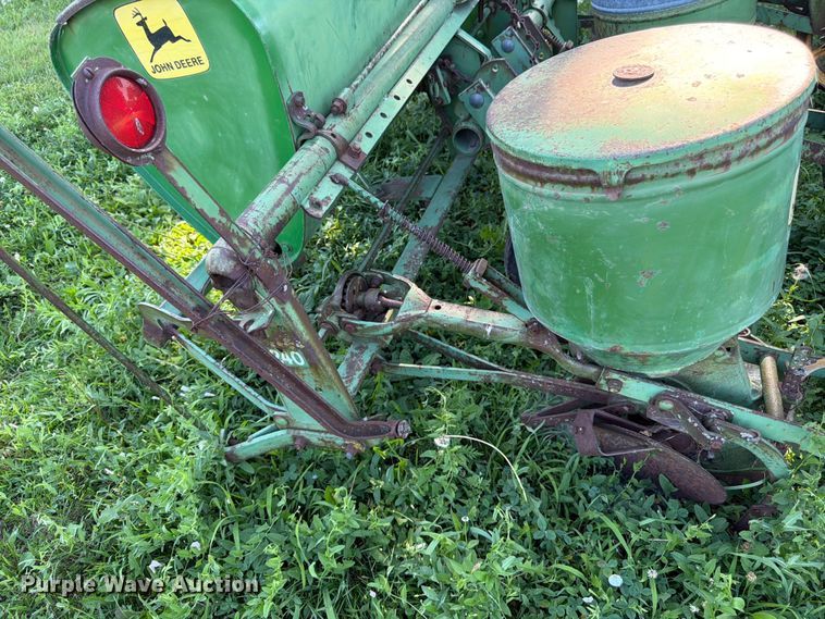image for item FK3172 John Deere 1240 planter