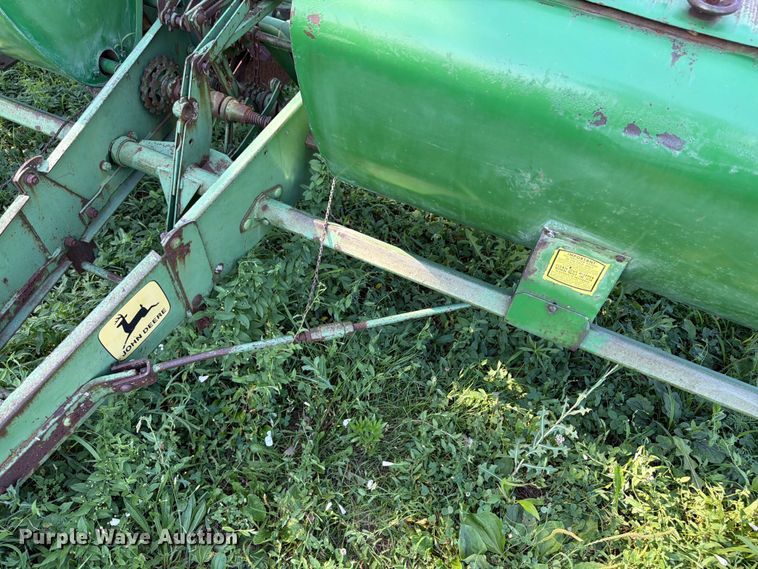 image for item FK3172 John Deere 1240 planter