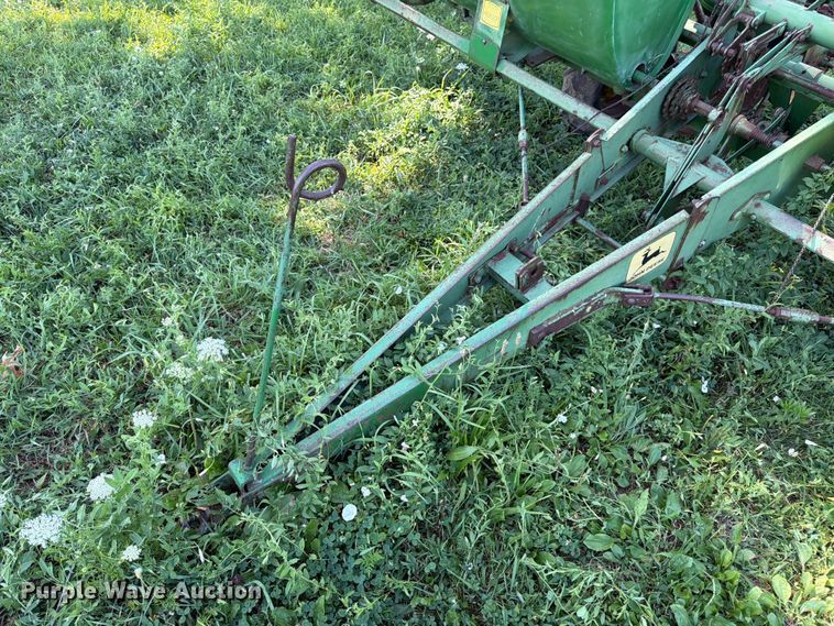 image for item FK3172 John Deere 1240 planter