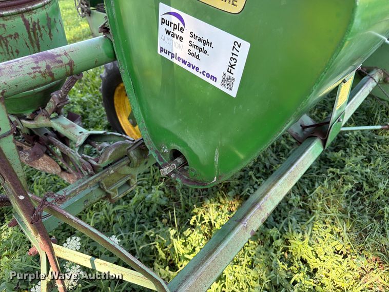 image for item FK3172 John Deere 1240 planter