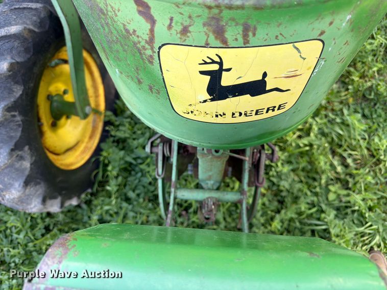 image for item FK3172 John Deere 1240 planter