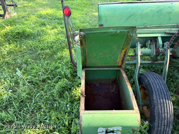 image for item FK3172 John Deere 1240 planter