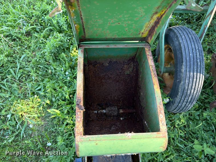 image for item FK3172 John Deere 1240 planter