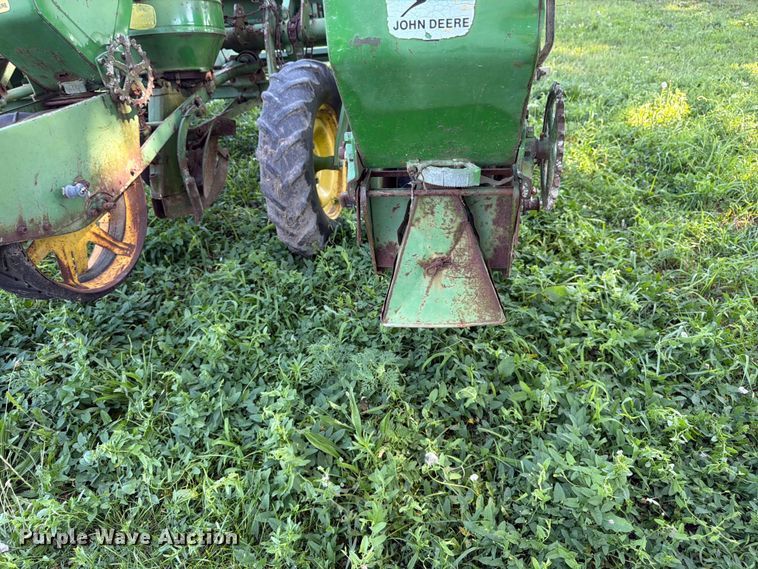 image for item FK3172 John Deere 1240 planter