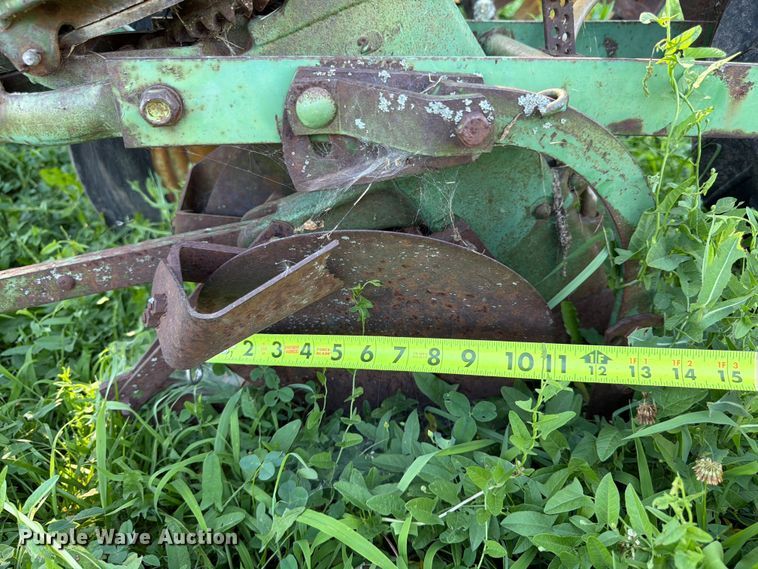 image for item FK3172 John Deere 1240 planter