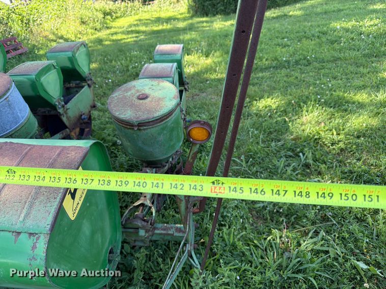 image for item FK3172 John Deere 1240 planter