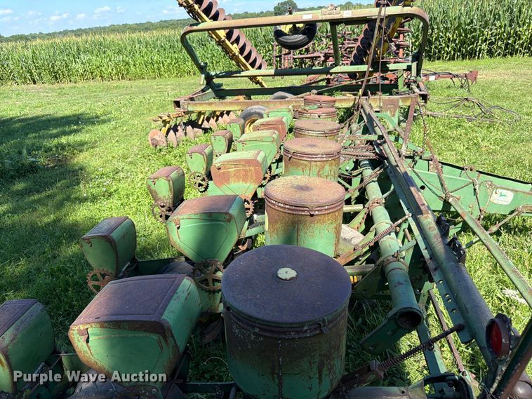 image for item FK3173 John Deere EP1F1 planter