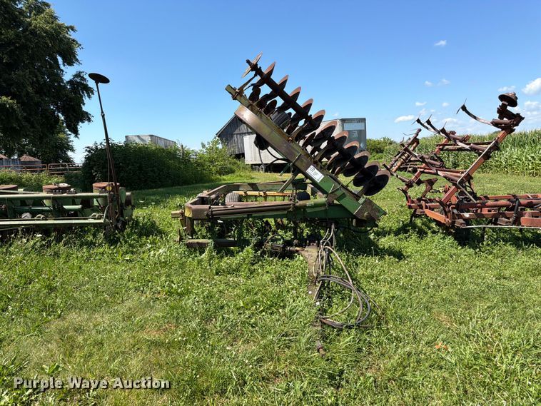image for item FK3174 John Deere tandem disk