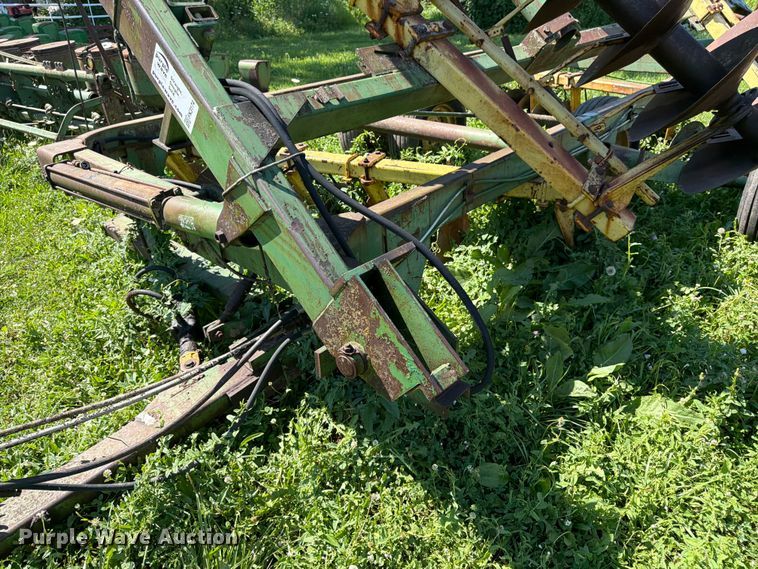 image for item FK3174 John Deere tandem disk
