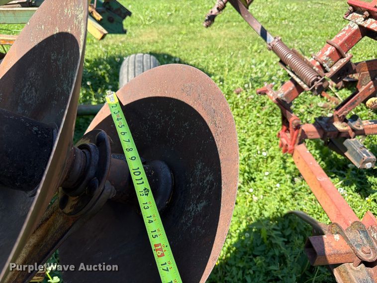 image for item FK3174 John Deere tandem disk
