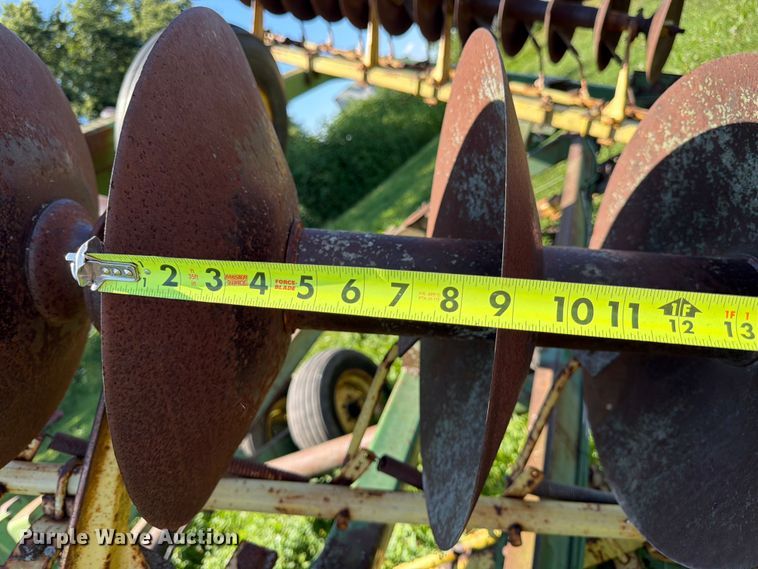 image for item FK3174 John Deere tandem disk