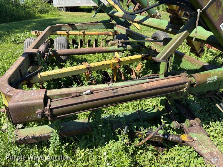 image for item FK3174 John Deere tandem disk