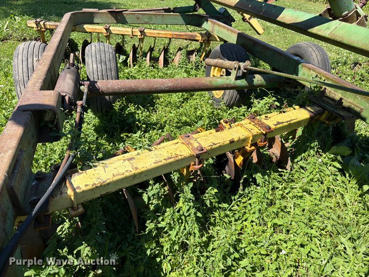 image for item FK3174 John Deere tandem disk
