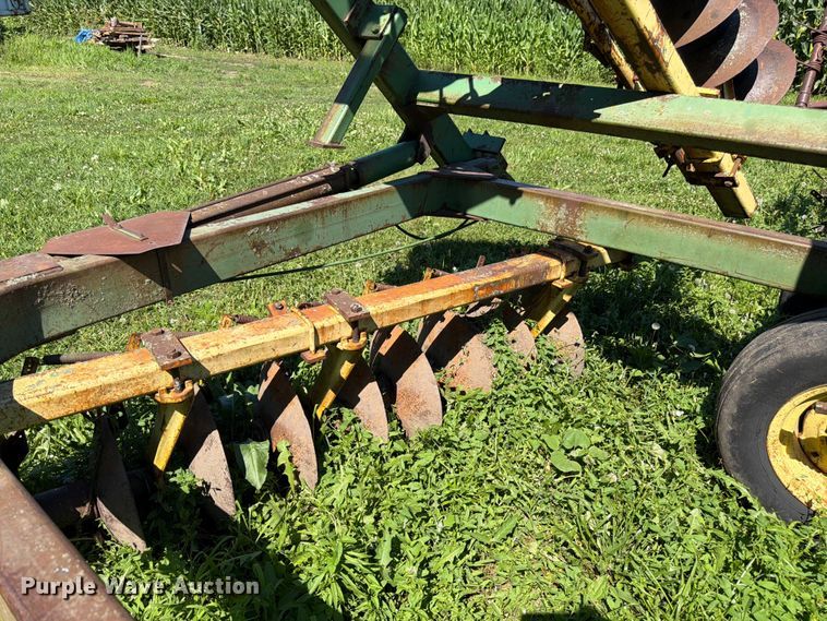 image for item FK3174 John Deere tandem disk