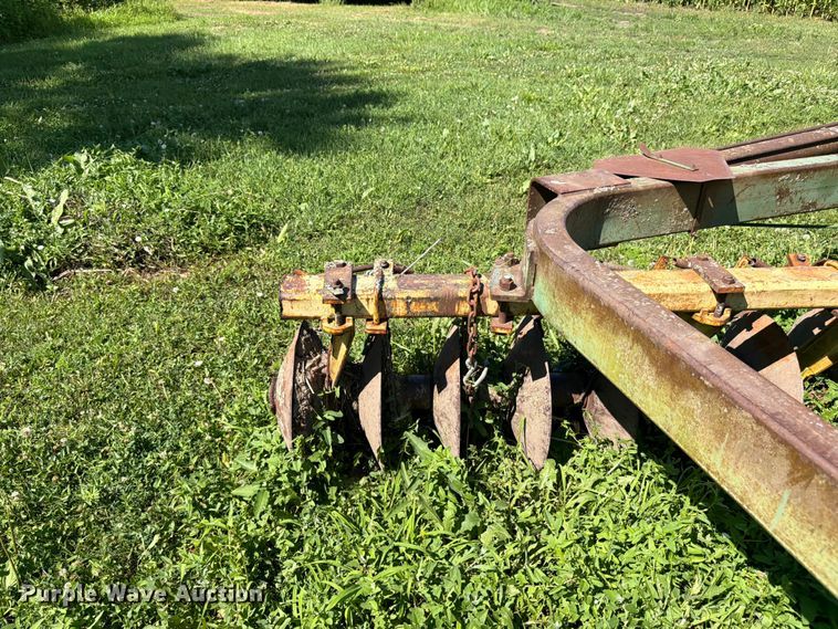image for item FK3174 John Deere tandem disk