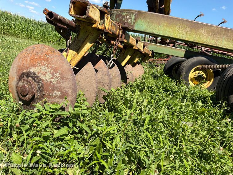 image for item FK3174 John Deere tandem disk