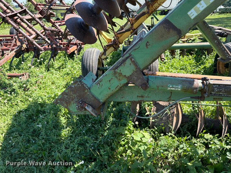 image for item FK3174 John Deere tandem disk