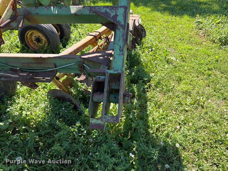 image for item FK3174 John Deere tandem disk