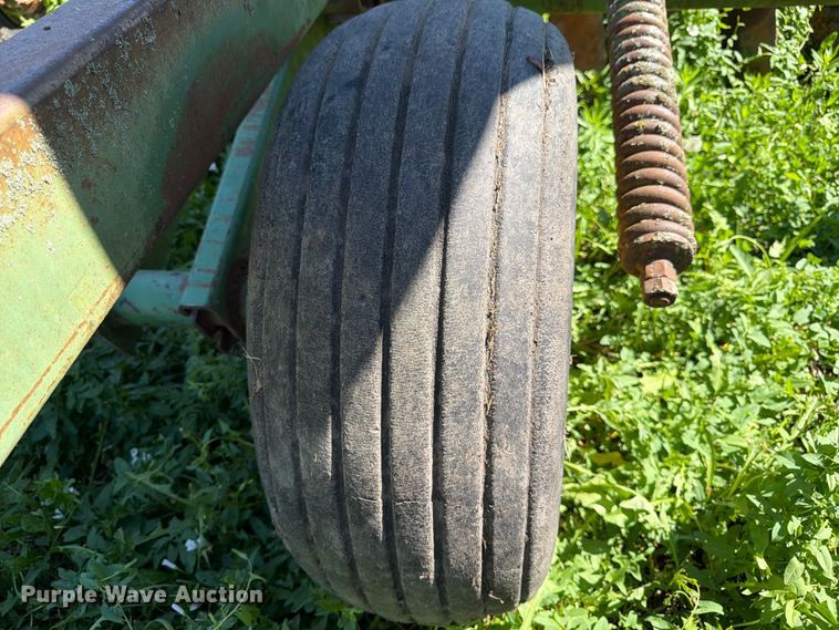 image for item FK3174 John Deere tandem disk
