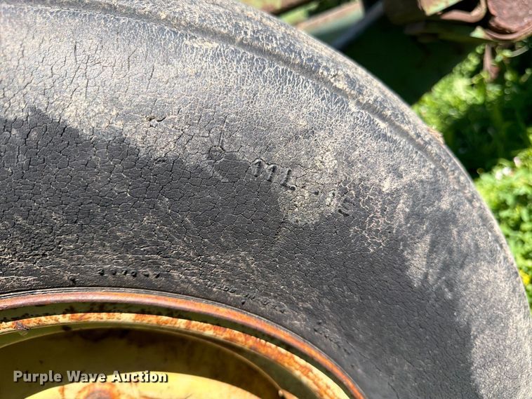 image for item FK3174 John Deere tandem disk