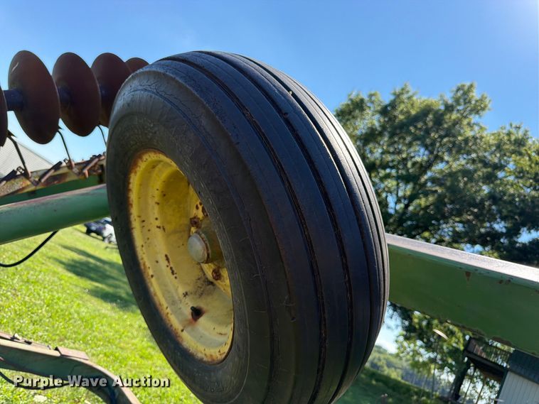 image for item FK3174 John Deere tandem disk