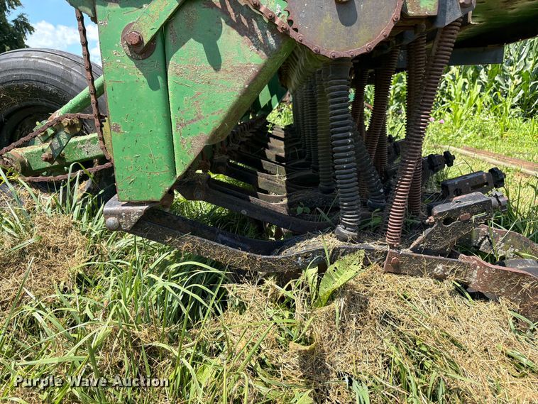 image for item FK3177 Great Plains Solid Stand 15 grain drill