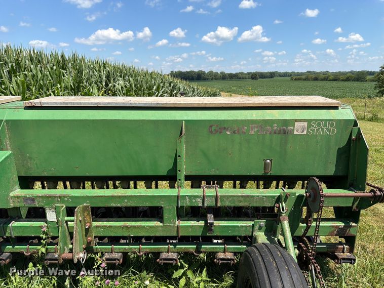 image for item FK3177 Great Plains Solid Stand 15 grain drill