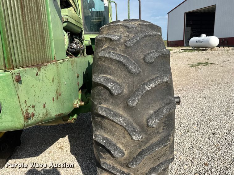 image for item MZ9700 1975 John Deere 8630 4WD tractor