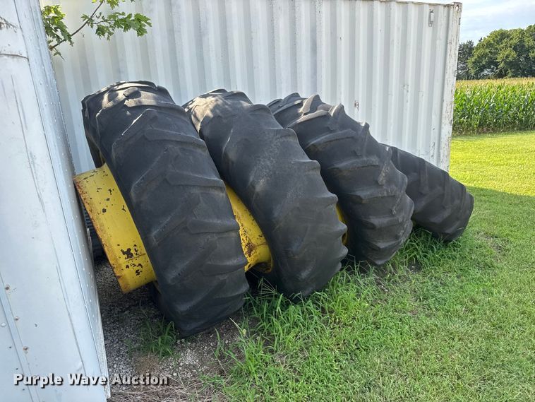 image for item MZ9700 1975 John Deere 8630 4WD tractor