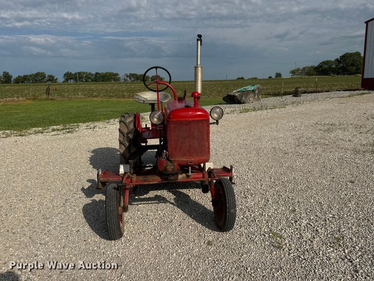 image for item MZ9701 1947 International Harvester Farmall Cub tractor