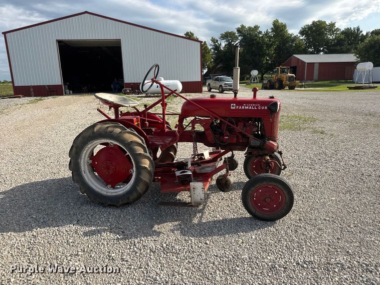 image for item MZ9701 1947 International Harvester Farmall Cub tractor