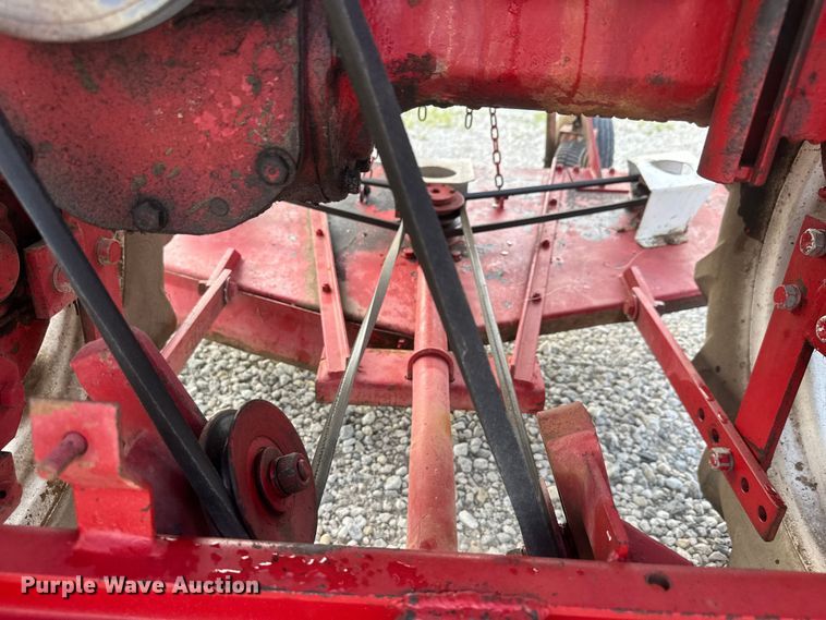 image for item MZ9701 1947 International Harvester Farmall Cub tractor