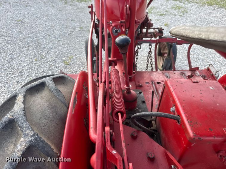 image for item MZ9701 1947 International Harvester Farmall Cub tractor