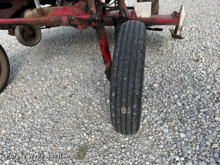 image for item MZ9701 1947 International Harvester Farmall Cub tractor