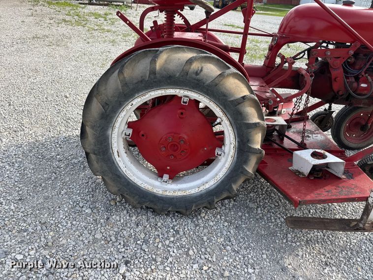 image for item MZ9701 1947 International Harvester Farmall Cub tractor