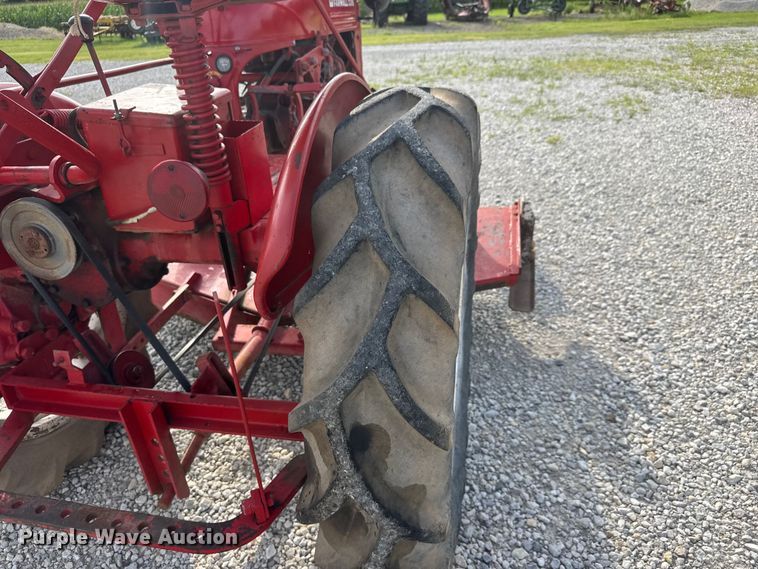 image for item MZ9701 1947 International Harvester Farmall Cub tractor