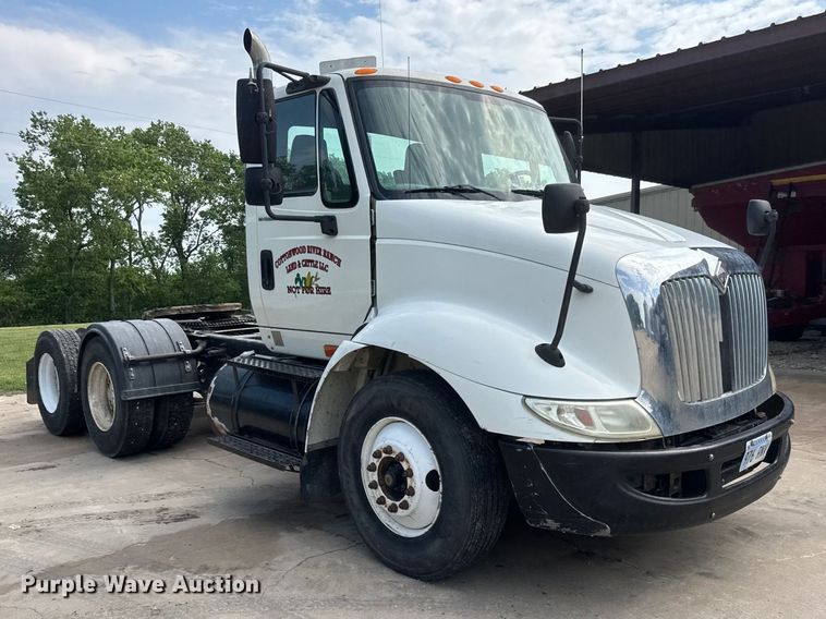 image for item NA9432 2007 International 8600 semi truck